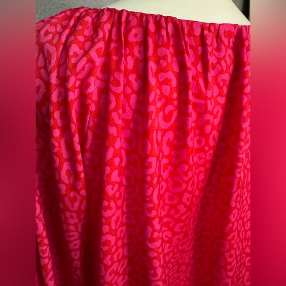 Ann Taylor Hot Pink Leopard Print Shirred V Neck Blouse Womens Size Medium - Picture 6 of 9